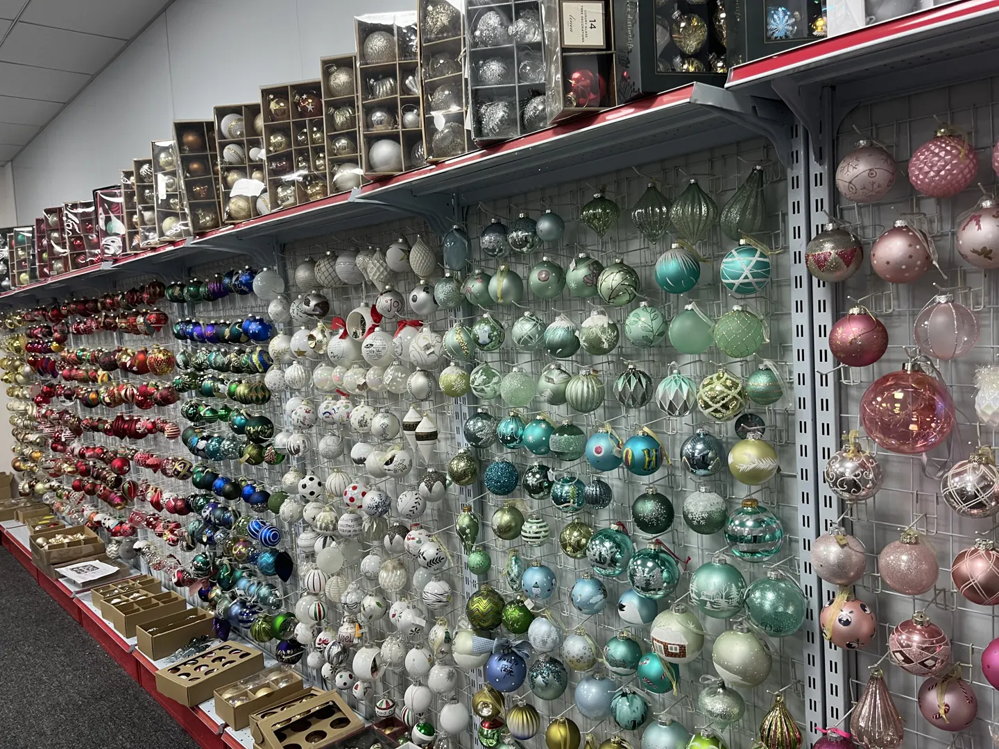 Christmas glass ornaments in a range of colors and shapes in the SEN MASINE showroom